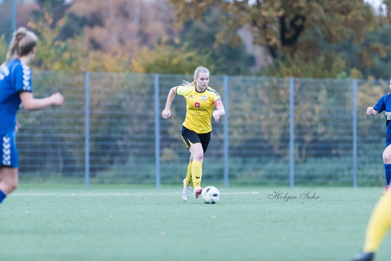 Bild 319 - F SSC Hagen Ahrensburg - SV Frisia 03 Risum-Lindholm : Ergebnis: 2:0